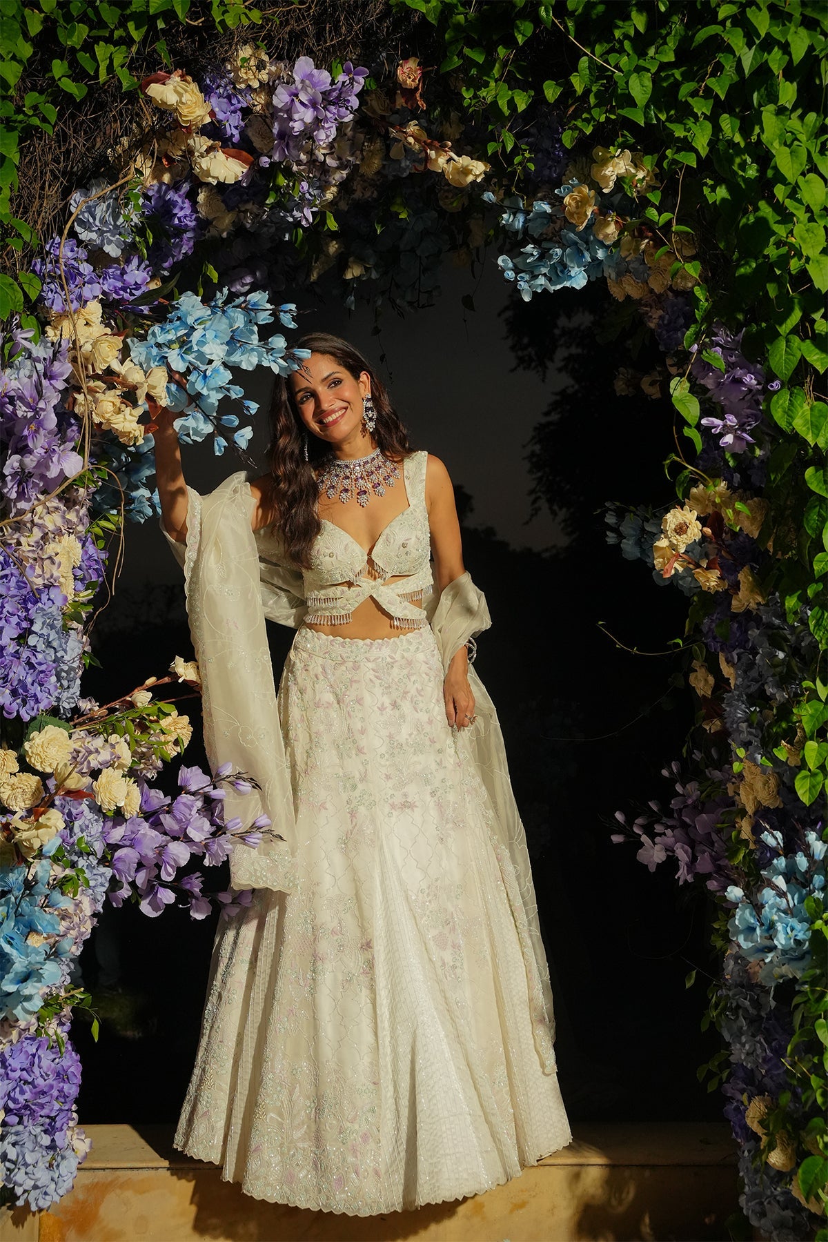 Alazne Cutdana Ivory Lehenga
