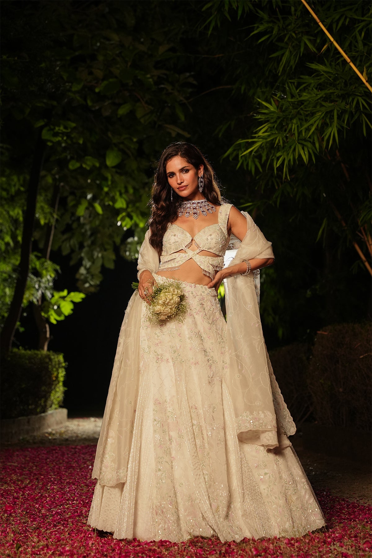 Alazne Cutdana Ivory Lehenga