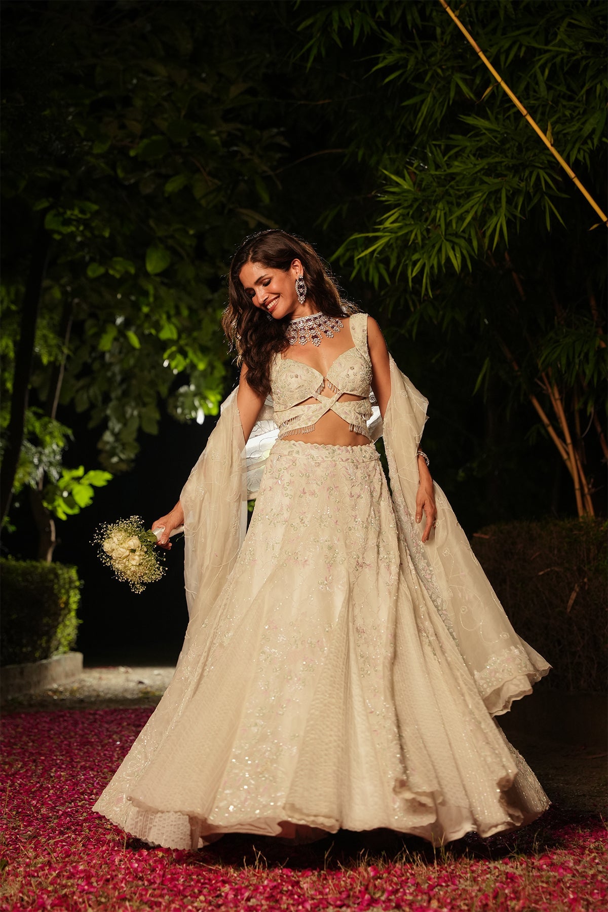 Alazne Cutdana Ivory Lehenga