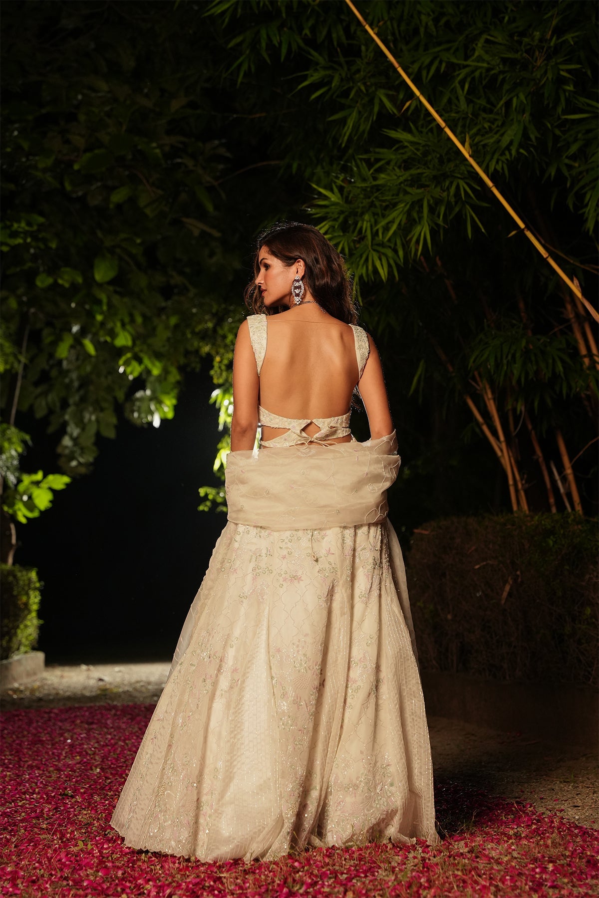 Alazne Cutdana Ivory Lehenga