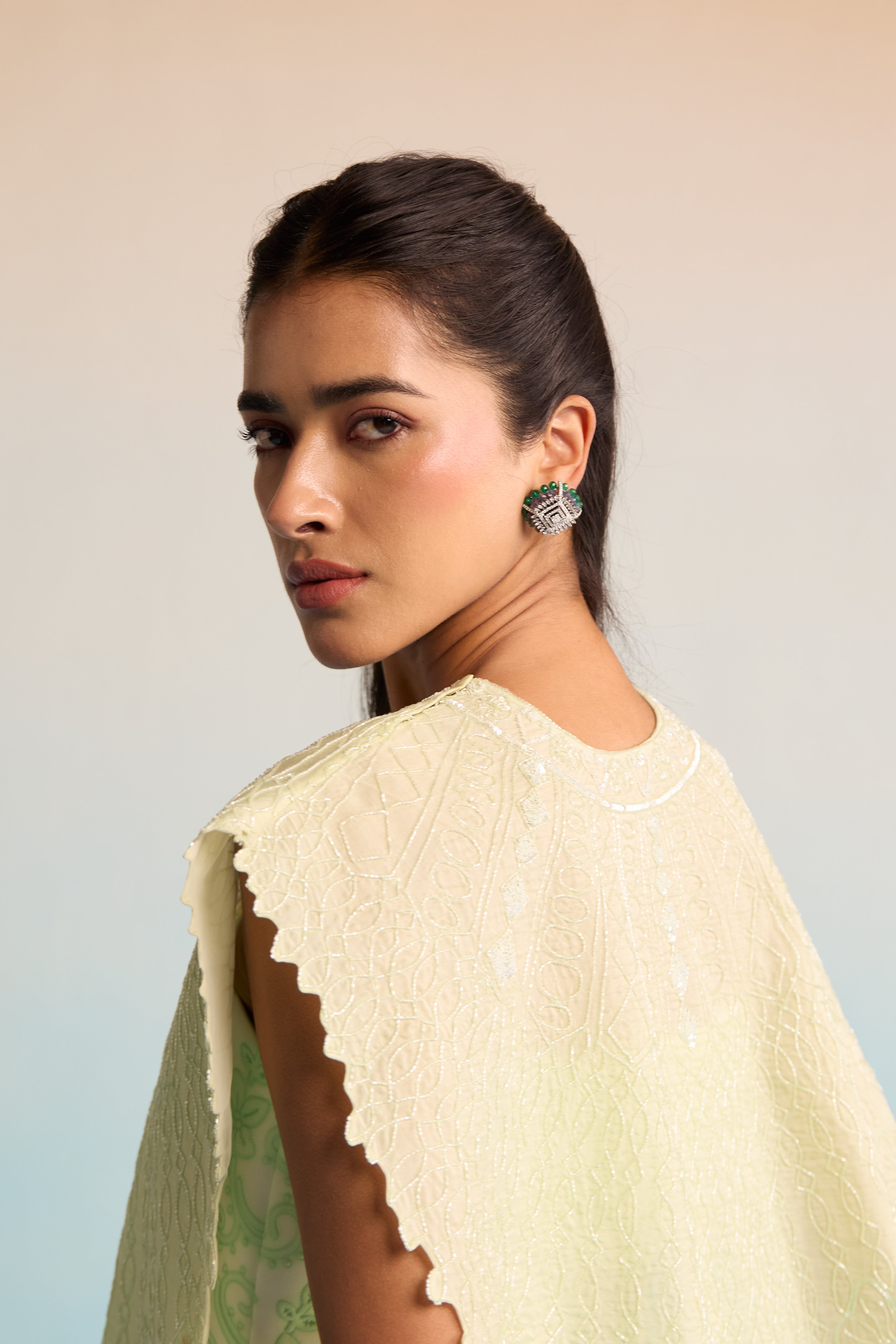 Amaira Cape Set