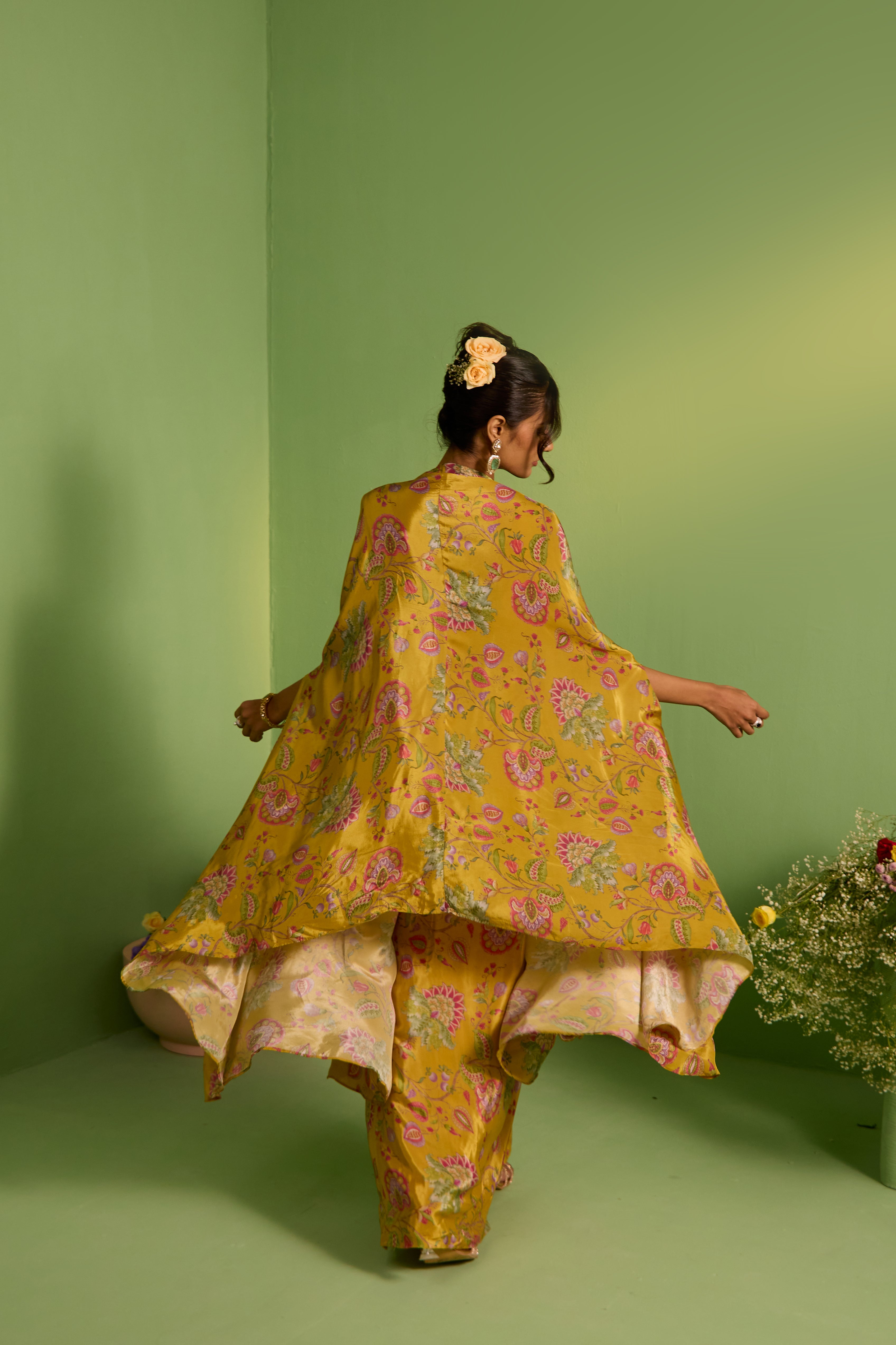 Zivara Printed Cape Set
