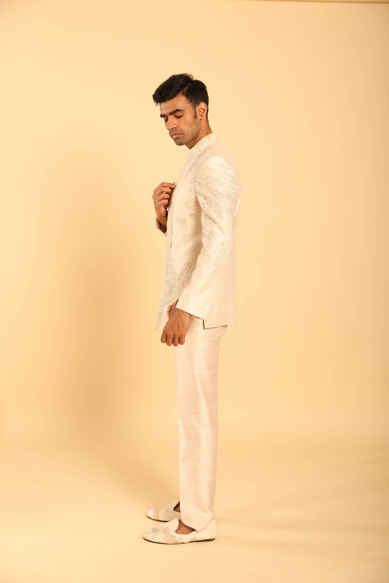 Mens Cream Woven Bandhgala Jodhpuri Suit Latest 897MW18