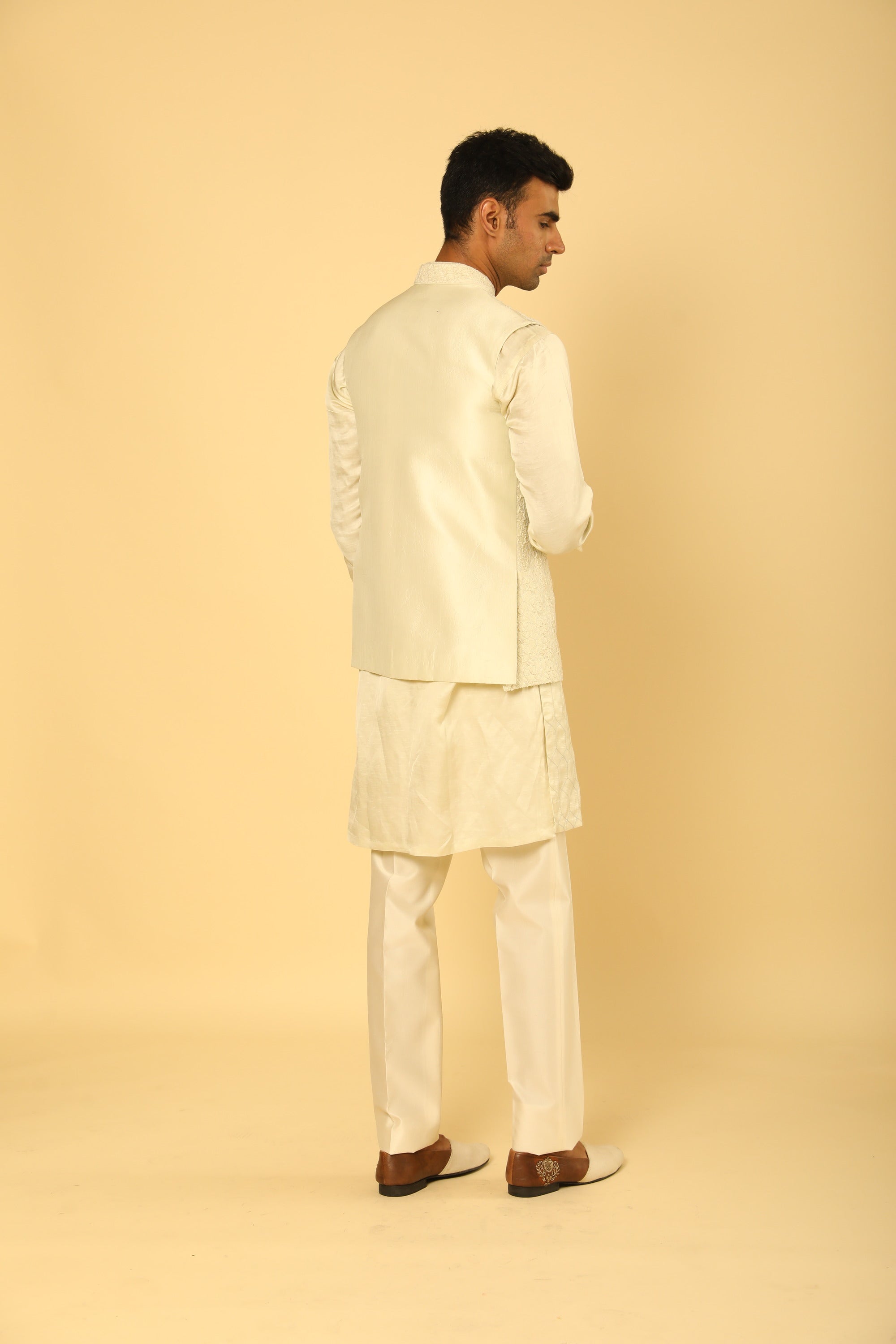 Pale Green Bundi And Embrodered Kurta Set